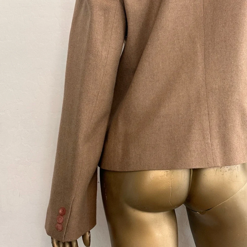 Vintage Evan Picone Classic Tan Wool Short Blazer size 14, union label 40” bust